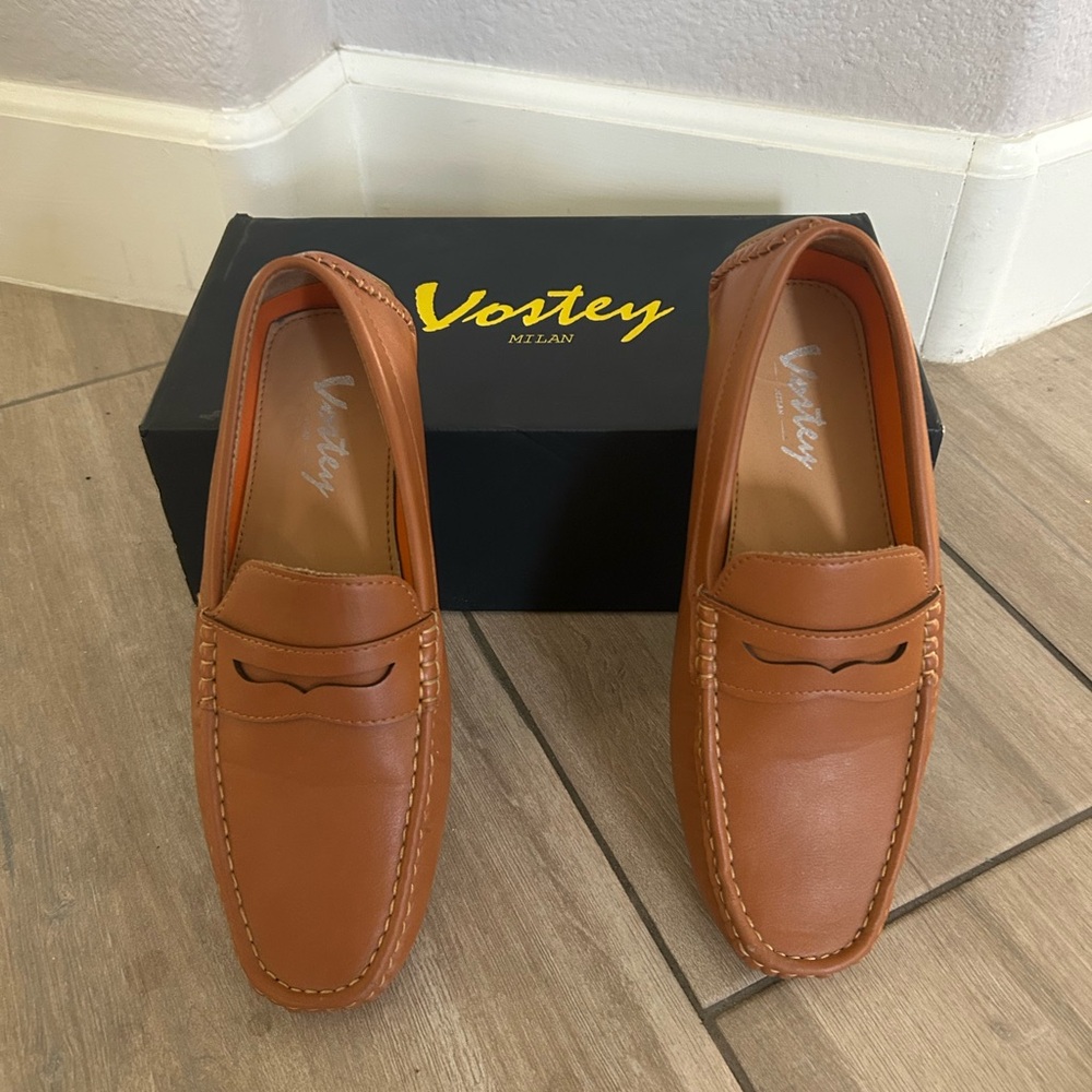 VOSTEY Men’s Brown Slip On Loafers Like New Size 8 or Women’s Size 9/9.5